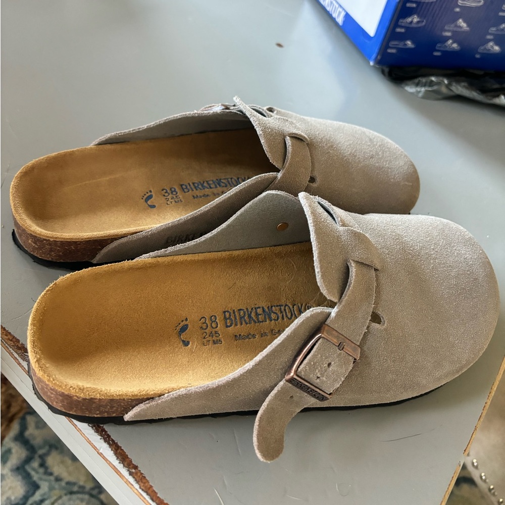 Birkenstock clog taupe suede-Excellent, like new condition. Fall vibes.